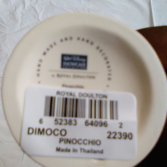 Walt Disney's Royal Dolton Porcelain Pinocchio - Picture 5 of 13